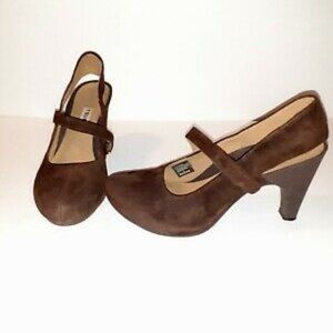 TSUBO Women's Acrea Pump Mary Janes